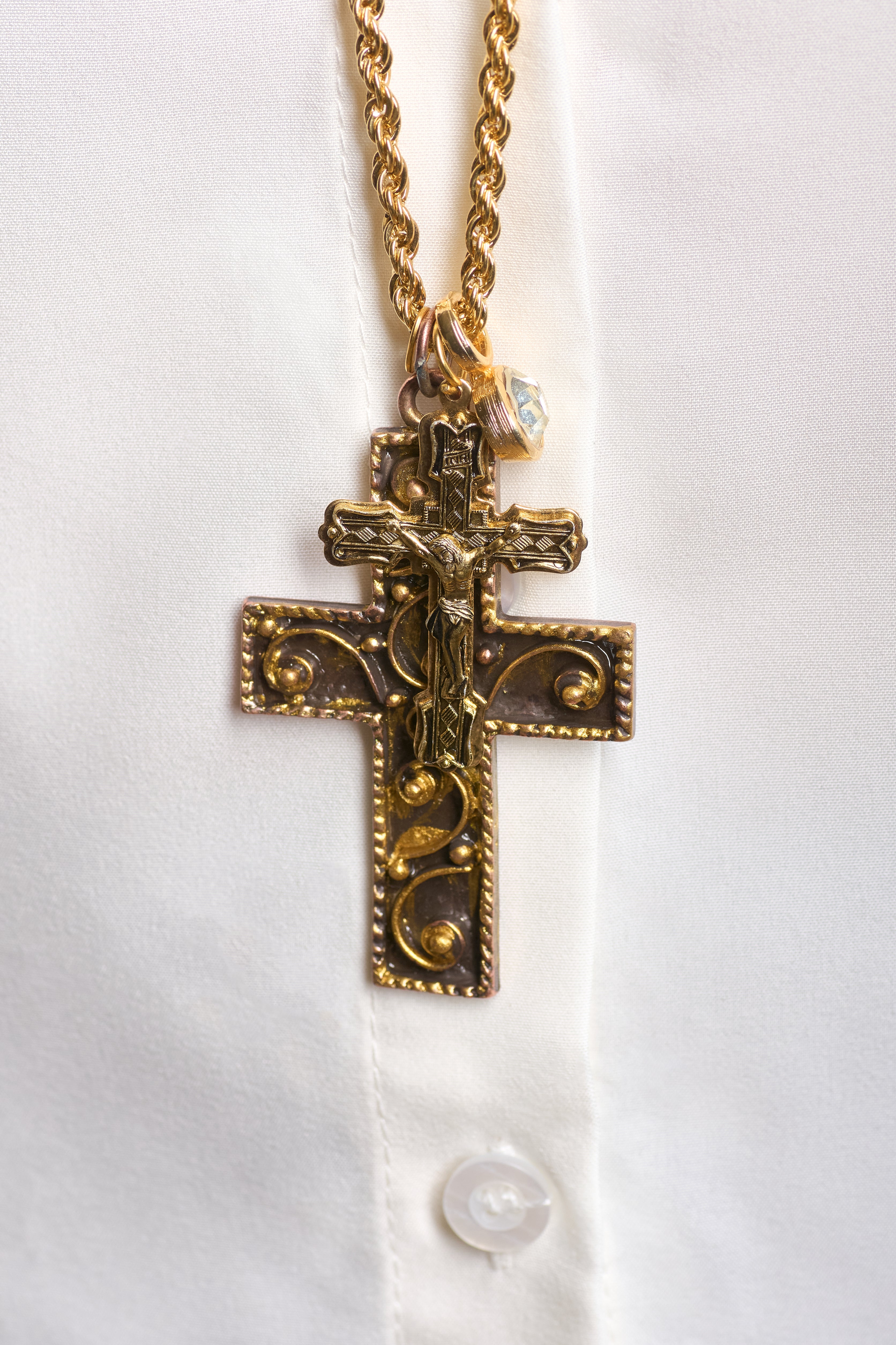 Jude Gothic Cross Necklace