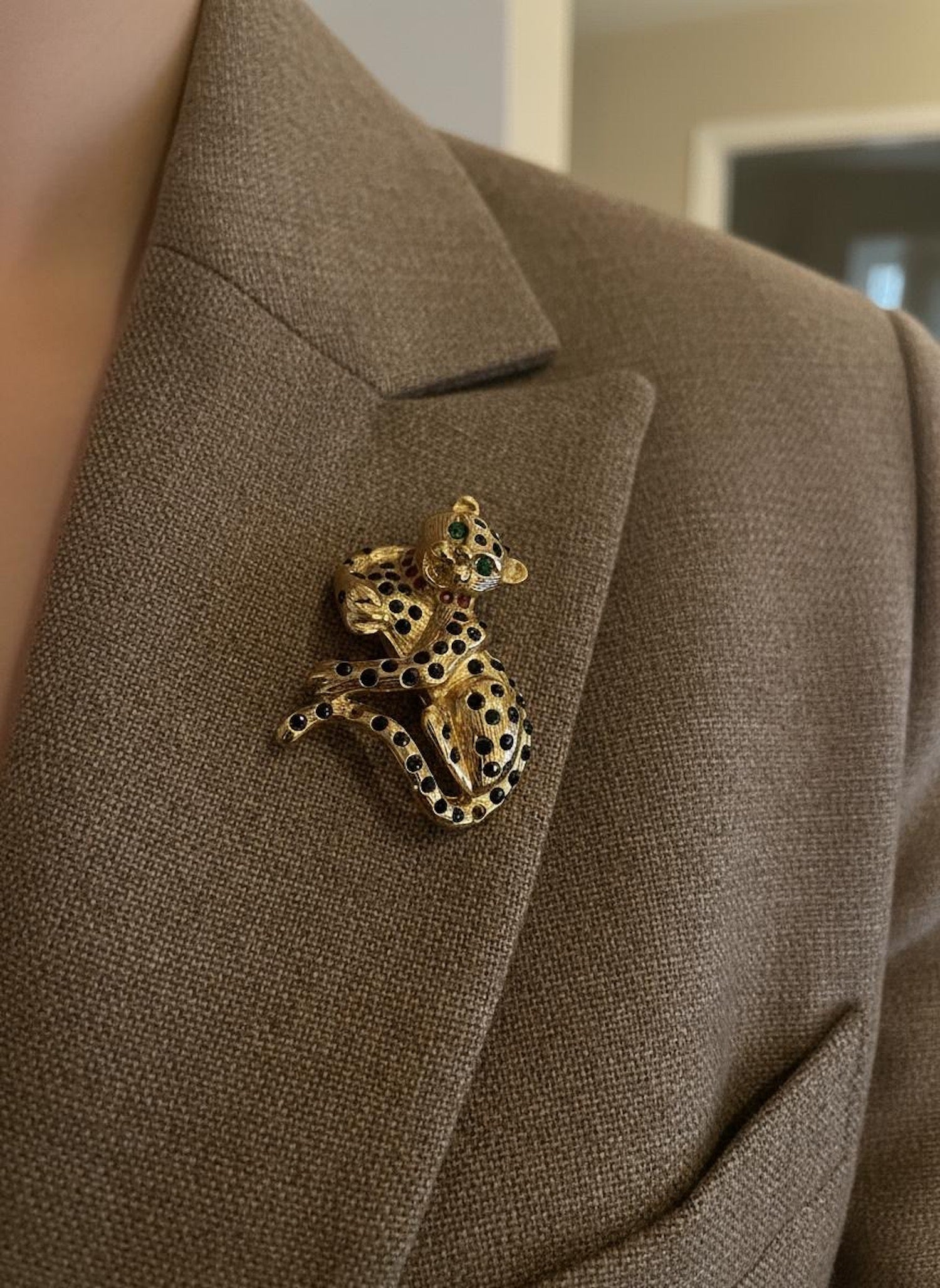 Gold Leopard Brooch